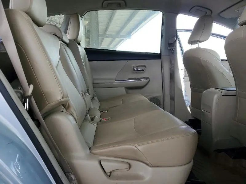 2015 TOYOTA PRIUS V FOUR  