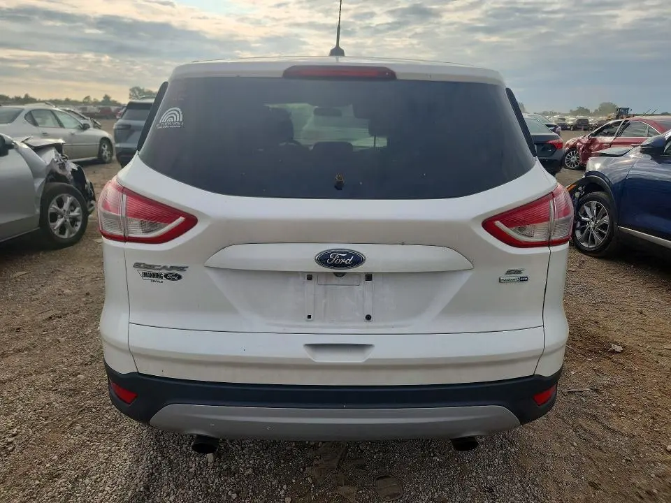 2016 FORD ESCAPE SE  