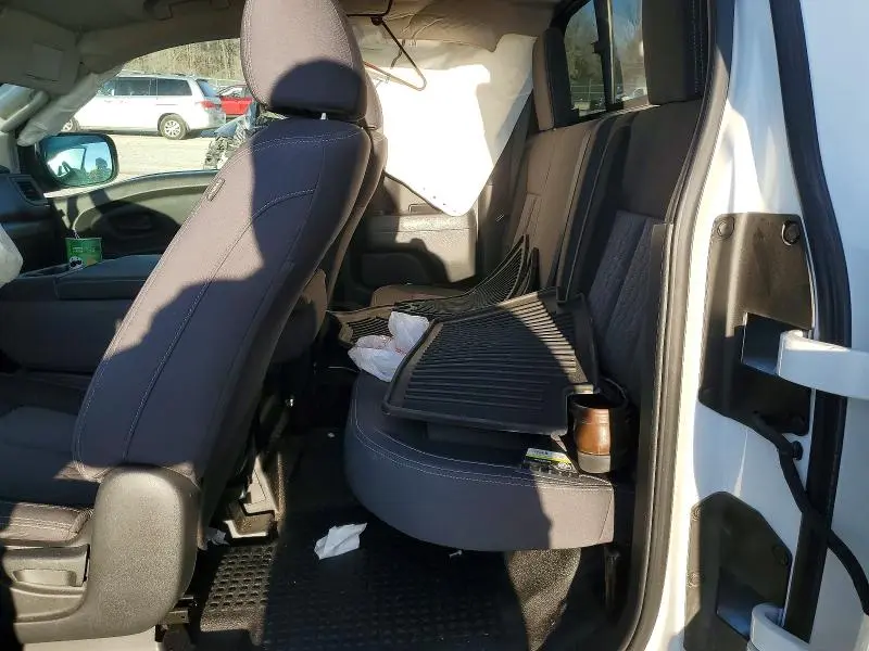 2022 NISSAN TITAN S  