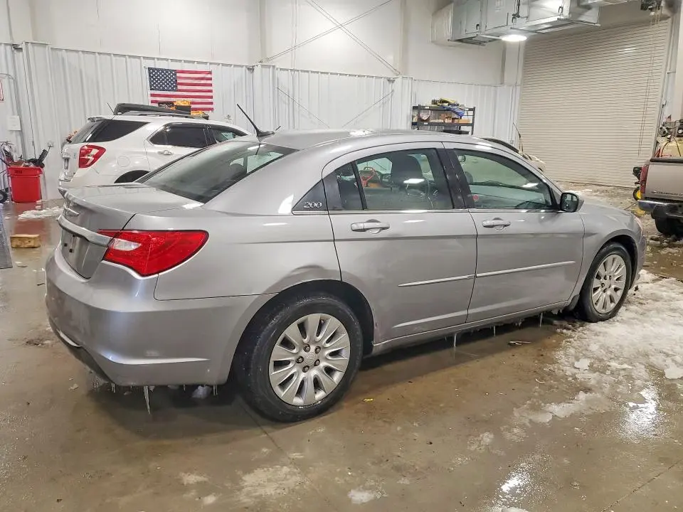 2013 CHRYSLER 200 LX  