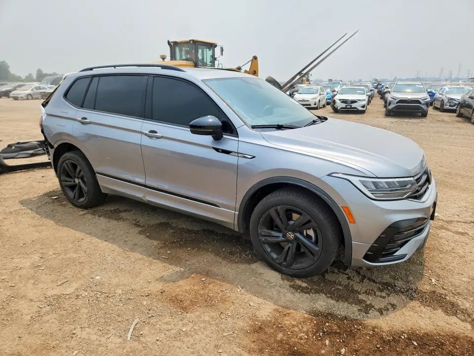 2024 VOLKSWAGEN TIGUAN SE R-LINE BLACK  