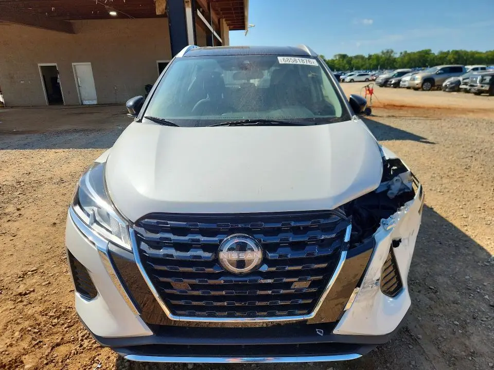 2022 NISSAN KICKS SV  