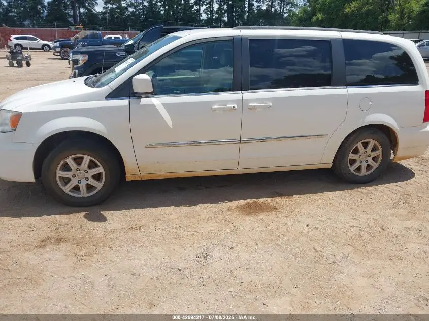 2013 CHRYSLER TOWN & COUNTRY TOURING