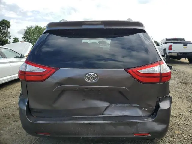 2016 TOYOTA SIENNA LE  