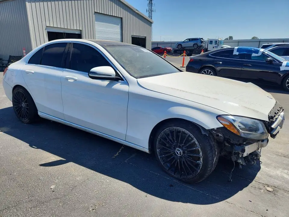 2016 MERCEDES-BENZ C 300  
