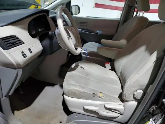 2011 TOYOTA SIENNA BASE  