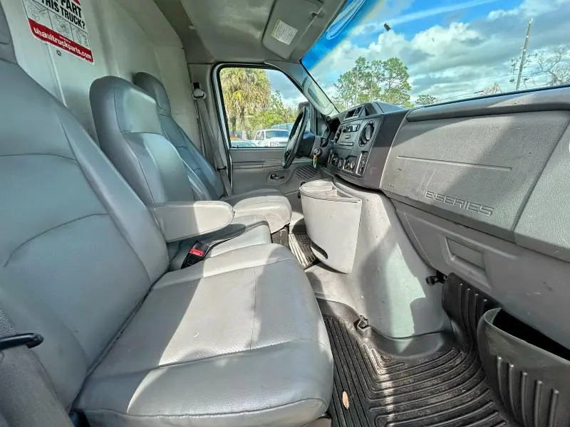 2011 FORD ECONOLINE E450 SUPER DUTY CUTAWAY VAN  