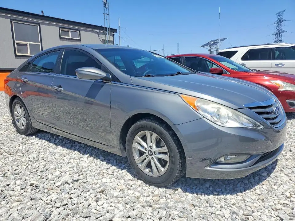 2013 HYUNDAI SONATA GLS  