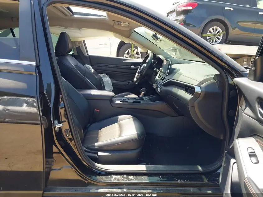 2022 NISSAN ALTIMA SR FWD
