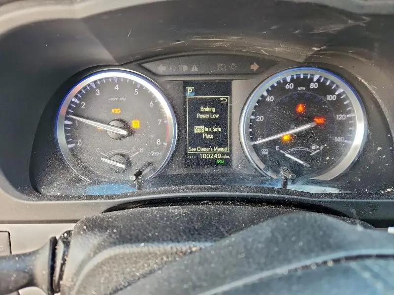 2017 TOYOTA HIGHLANDER SE  