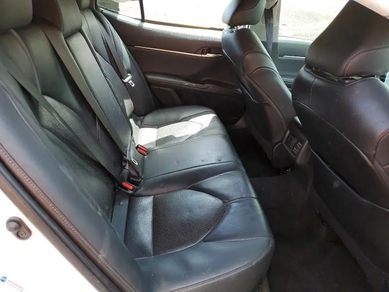 2021 TOYOTA CAMRY XLE  