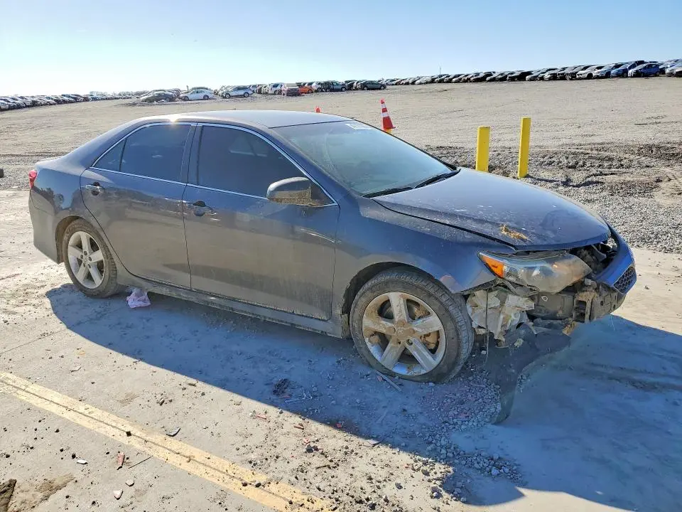 2014 TOYOTA CAMRY SE  