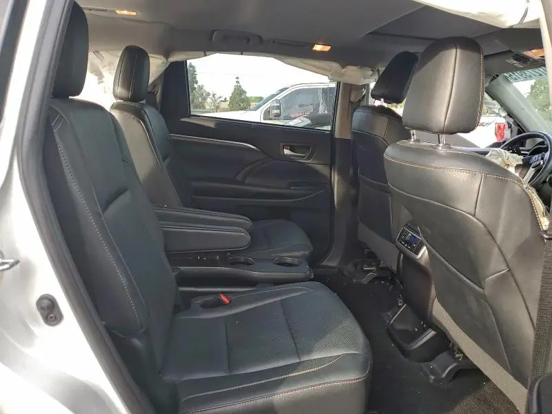 2019 TOYOTA HIGHLANDER LIMITED  