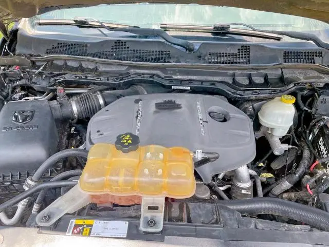2015 RAM 1500 SLT  