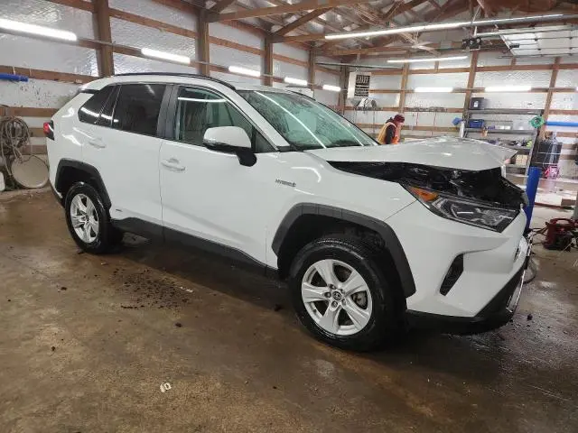 2021 TOYOTA RAV4 XLE  