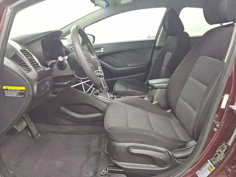 2017 KIA FORTE LX  
