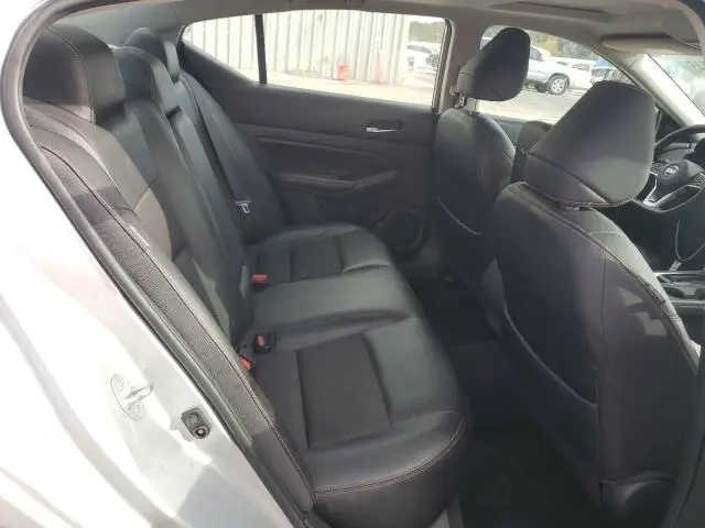 2019 NISSAN ALTIMA SR  