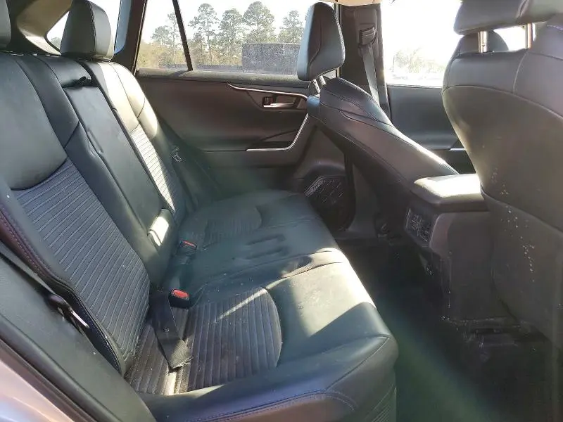 2021 TOYOTA RAV4 XSE  