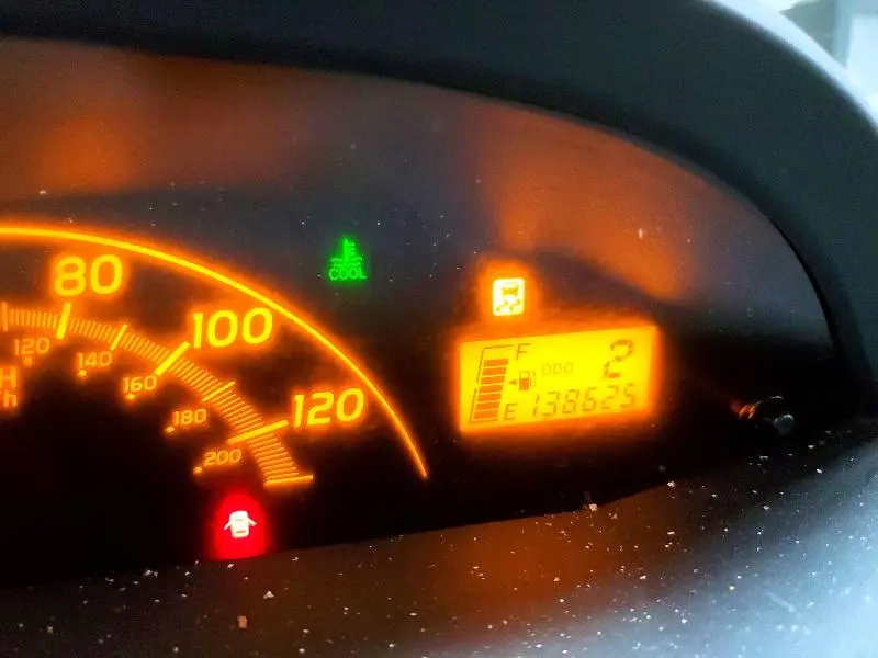2010 TOYOTA YARIS BASE  
