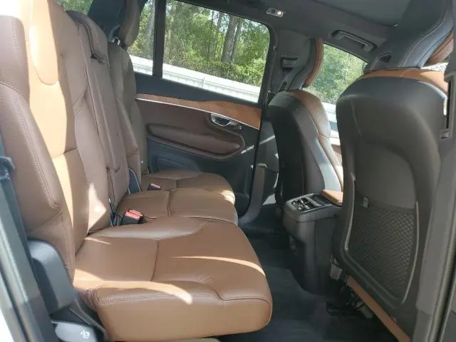 2022 VOLVO XC90 T6 MOMENTUM