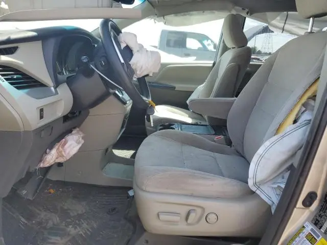 2017 TOYOTA SIENNA LE  