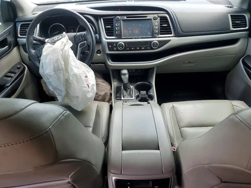 2018 TOYOTA HIGHLANDER XLE  