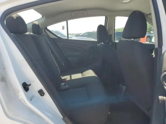 2019 NISSAN VERSA S  