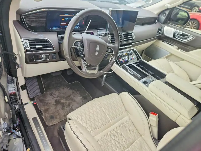 2024 LINCOLN NAVIGATOR BLACK LABEL  