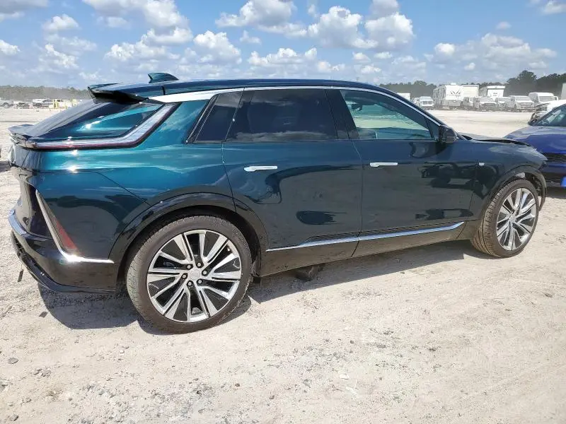 2025 CADILLAC LYRIQ LUXURY  