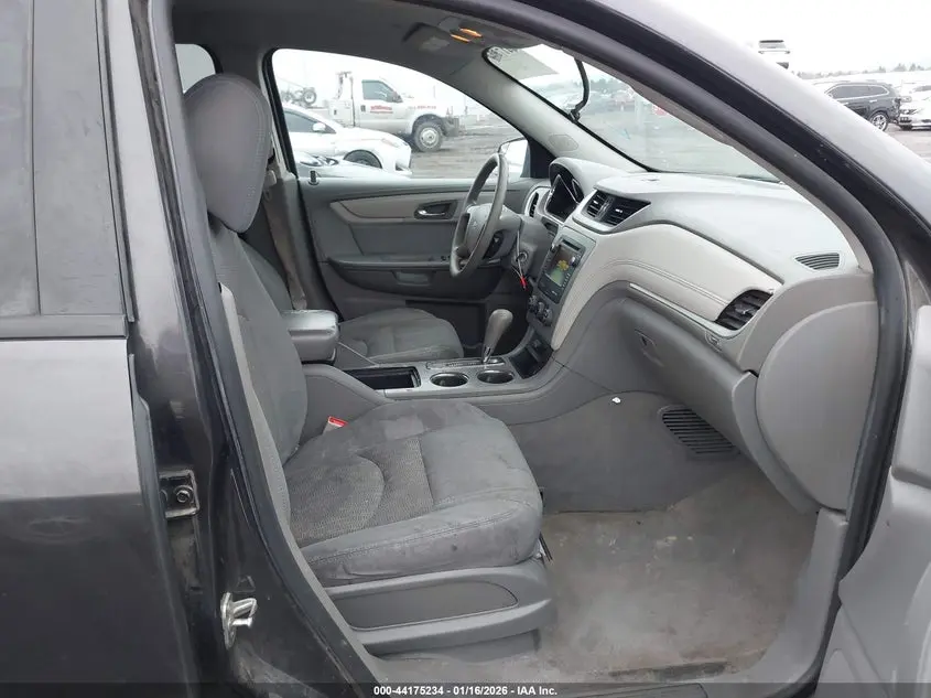 2014 CHEVROLET TRAVERSE LS