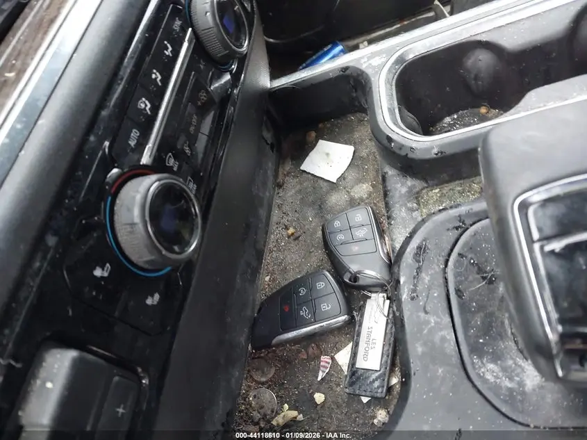 2023 CHEVROLET SILVERADO 1500 4WD  SHORT BED RST