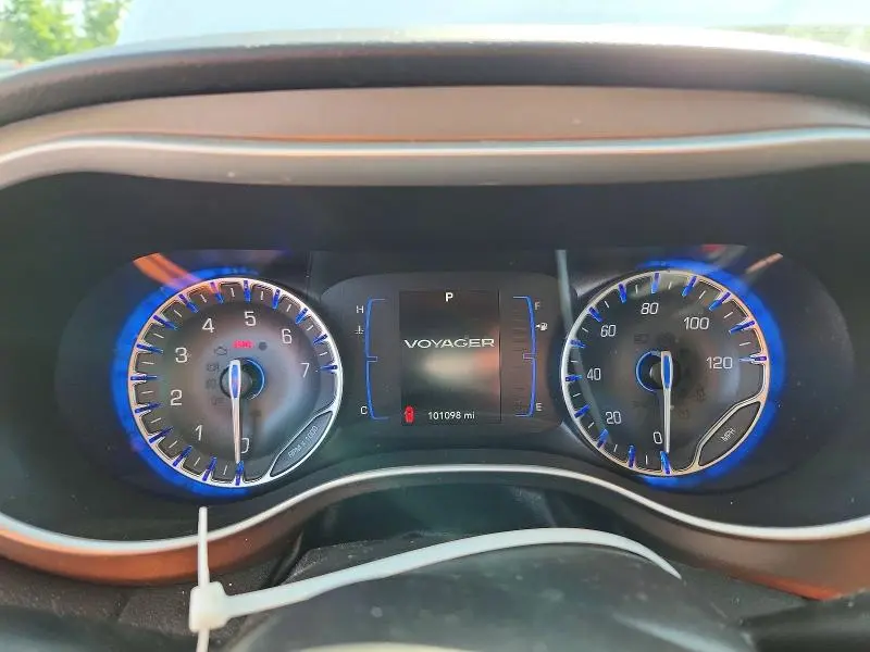 2022 CHRYSLER VOYAGER LX  