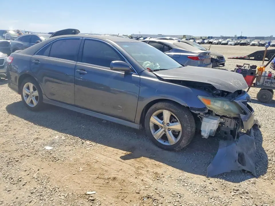 2011 TOYOTA CAMRY SE  