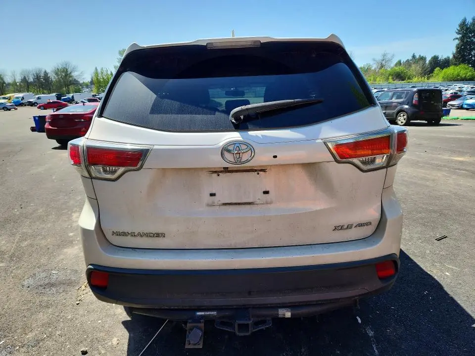 2015 TOYOTA HIGHLANDER XLE  
