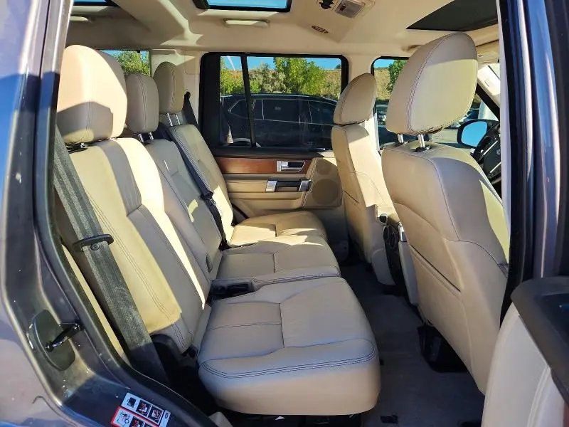 2016 LAND ROVER LR4 HSE LUXURY  