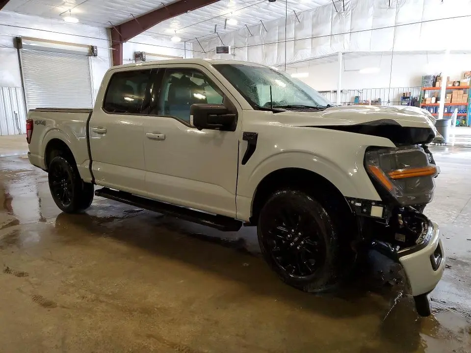2024 FORD F150 XLT  