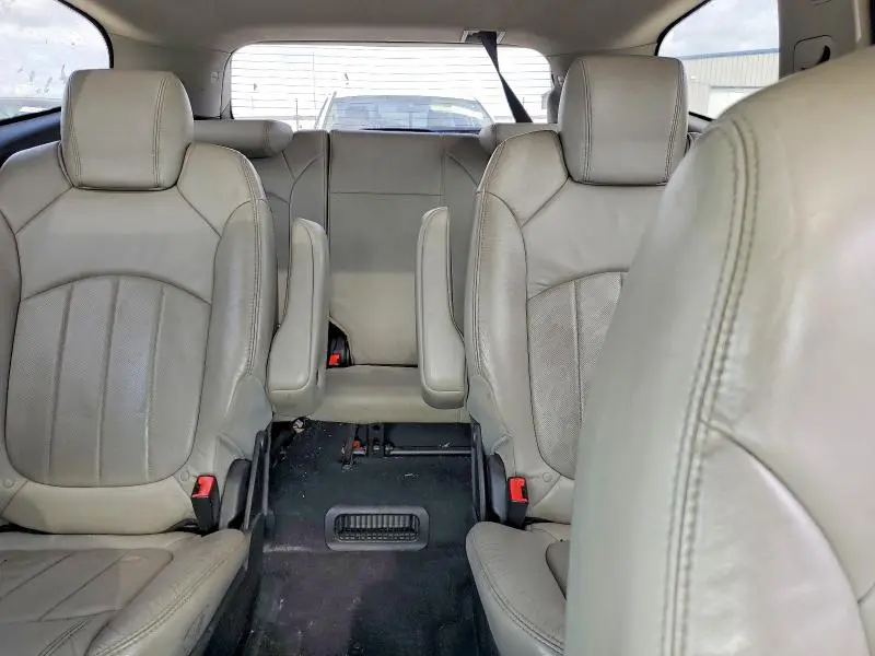 2010 CHEVROLET TRAVERSE LTZ  