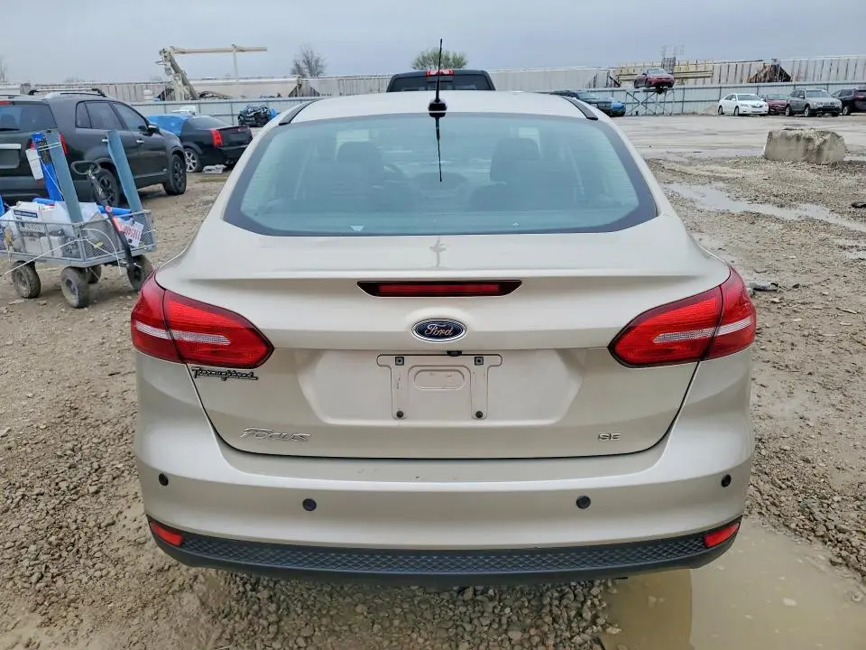 2017 FORD FOCUS SE  