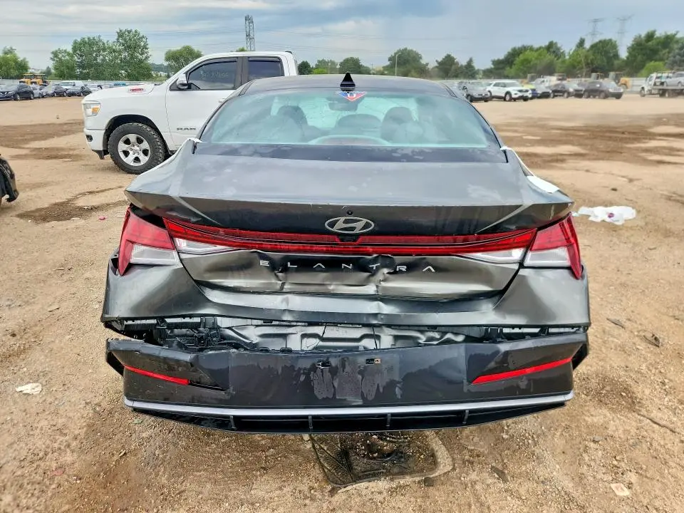 2024 HYUNDAI ELANTRA SEL  