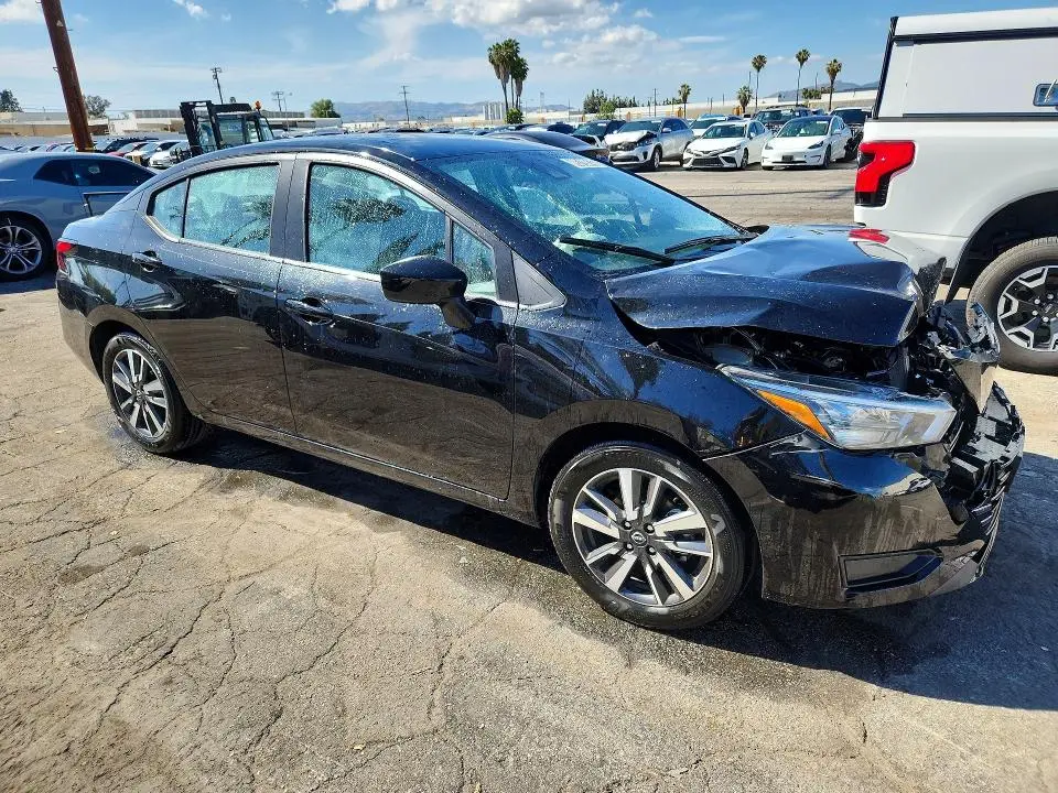 2025 NISSAN VERSA SV  