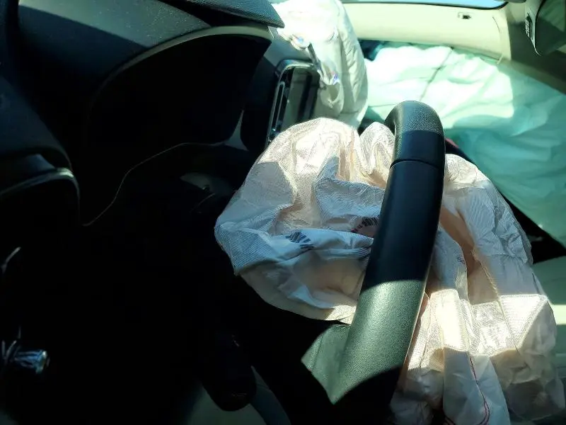 2020 VOLVO XC40 T5 MOMENTUM  