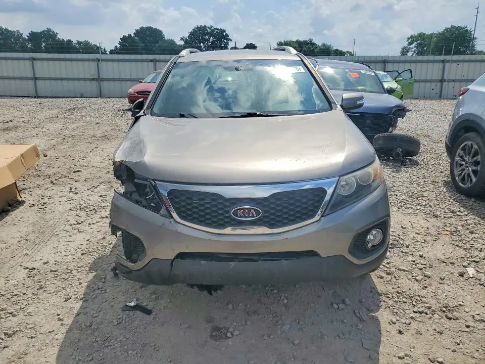 2013 KIA SORENTO LX  