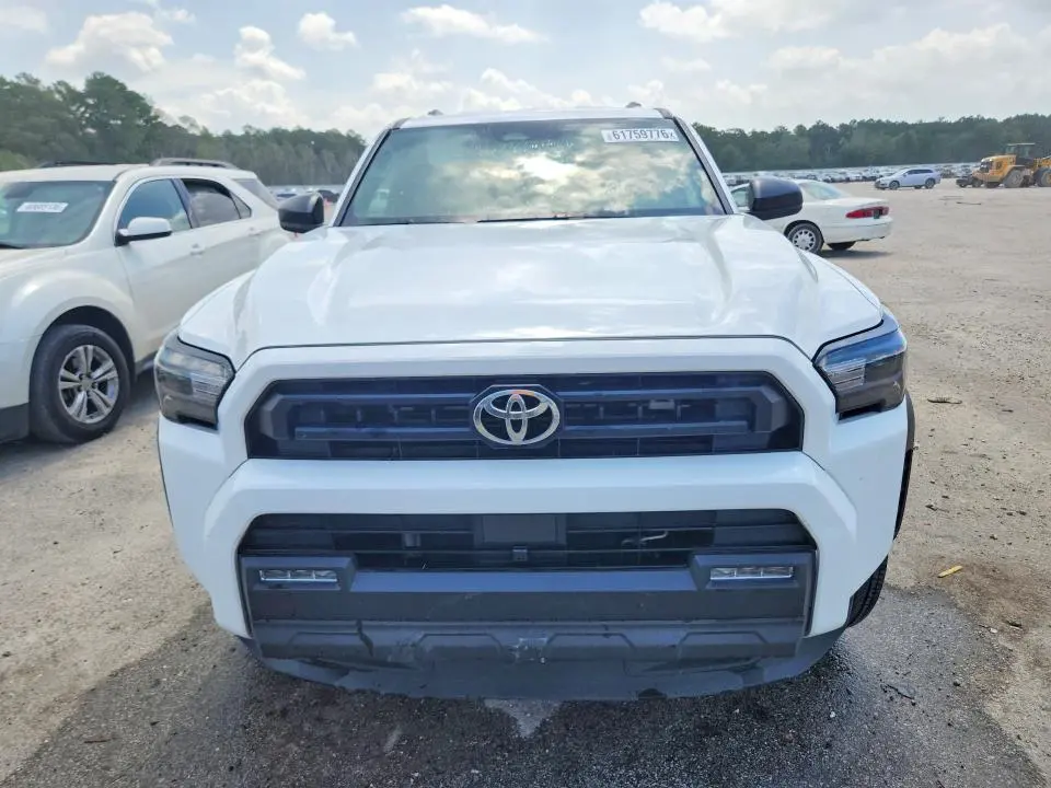2025 TOYOTA 4RUNNER SR5  