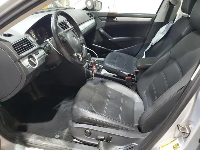 2013 VOLKSWAGEN PASSAT SE  