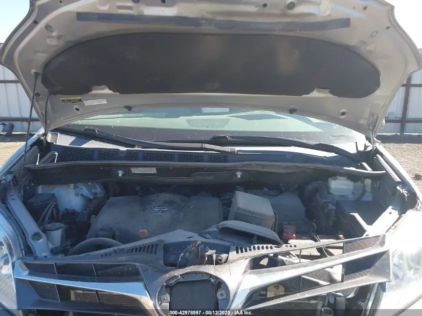 2020 TOYOTA SIENNA XLE