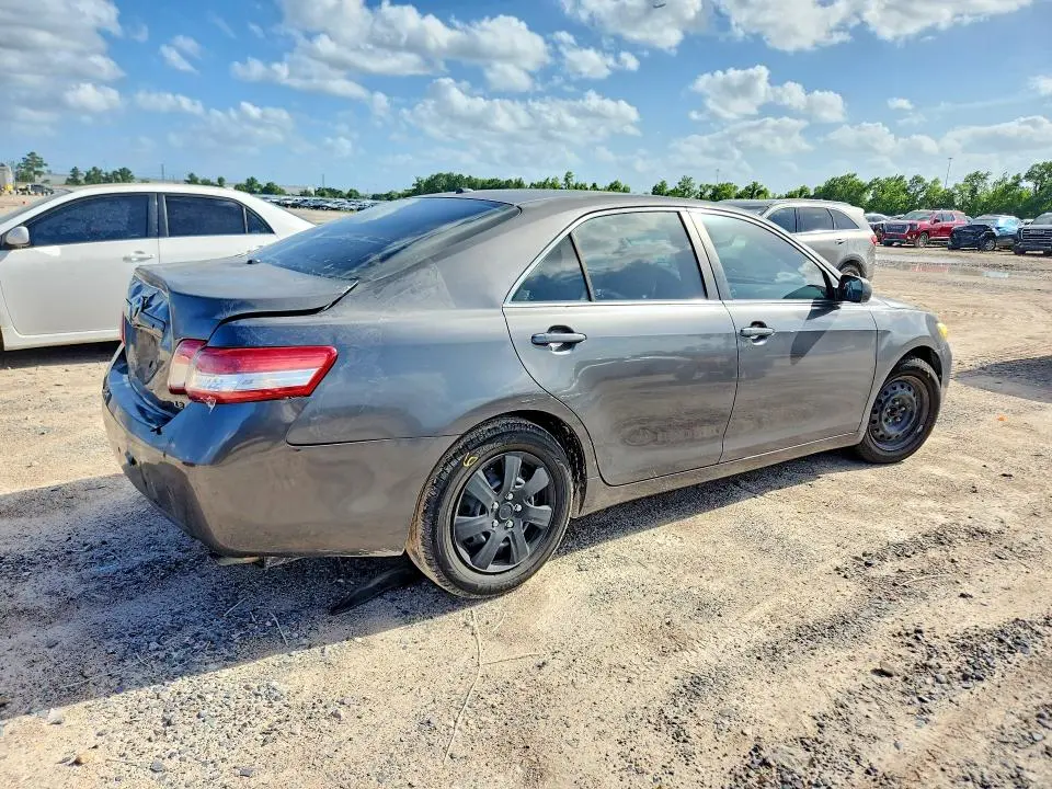 2010 TOYOTA CAMRY LE  