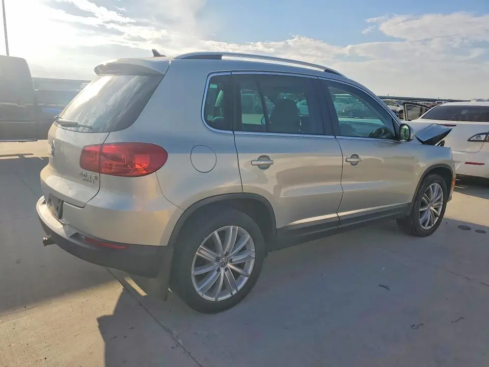 2014 VOLKSWAGEN TIGUAN S  