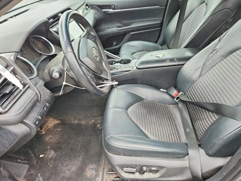 2019 TOYOTA CAMRY SE  