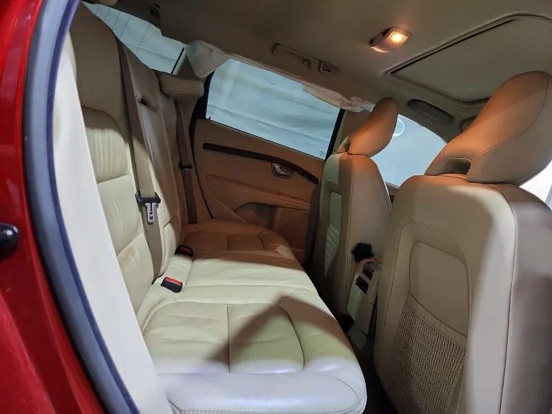 2011 VOLVO XC70 3.2  