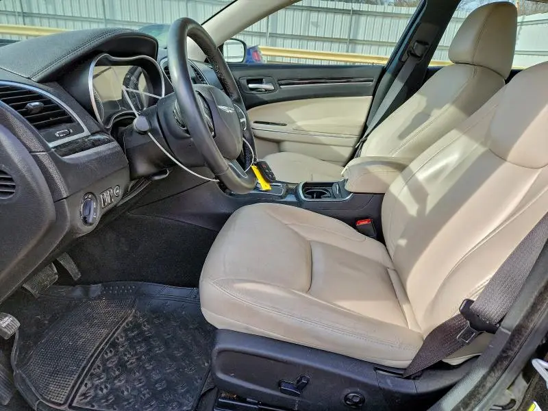 2015 CHRYSLER 300 LIMITED  